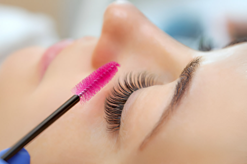 Classic Natural Eyelash Extensions: Enhancing Your Natural Beauty